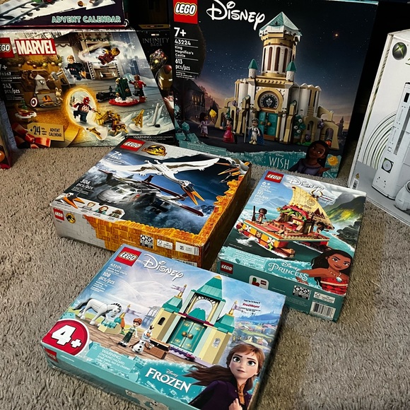 Legos - Picture 4 of 5